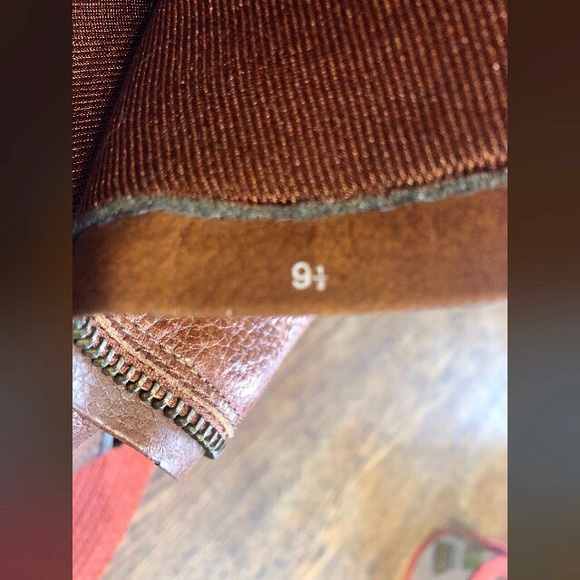 BCBG Doris Stacked Heeled Boot w/zip brown sz9.5 - Picture 8 of 8